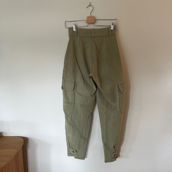 Aritzia Wilfred Free Modern Cargo Pant - Picture 4 of 5